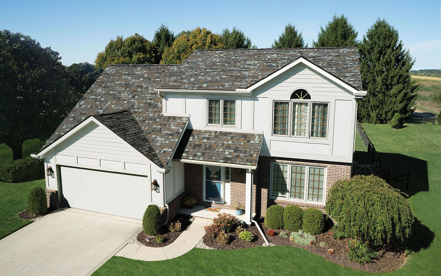 New roof installation in East Amherst NY by StockMohr using Owens Corning shingles