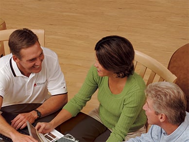 Stockmohr Employee talking with customers